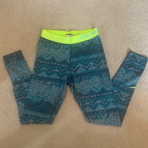Nike Pants - Nike Pro workout leggings